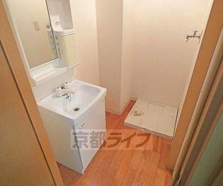 アルカス千本通の洗面所です。