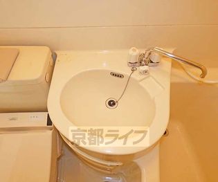 ハイツ協栄の洗面台です。