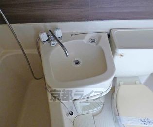 京都今出川レジデンスの洗面所です。