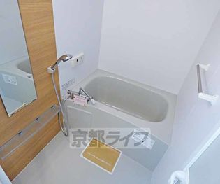 グランディール北栗栖B棟の広いお風呂です。