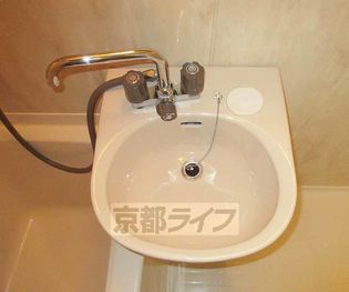 プルミエール勧修寺の洗面台です