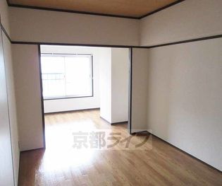 ラ・ぺリオ醍醐の明るいお部屋ですネ・