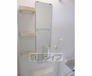 Villa Vista Daigo 南棟の収納棚付きで使いやすい・