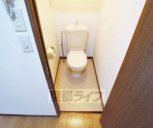 ヴォーヌング哲学の道のトイレです
