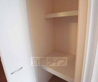 セジュール城南の奥行の深い収納。