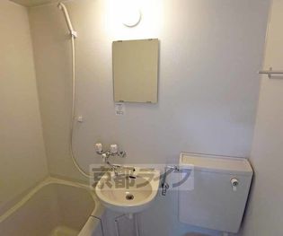 岡崎神宮荘のきれいな洗面所です。