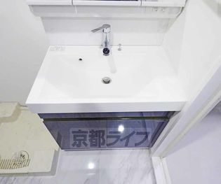 ベラジオ京都鞍馬口の洗面所です。