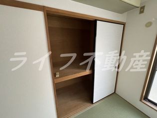 たっぷりとした収納スペースです