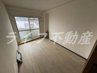 大阪府東大阪市池之端町の賃貸マンションの洋室です