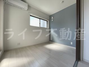 Le Grand Lotusの明るい洋室です