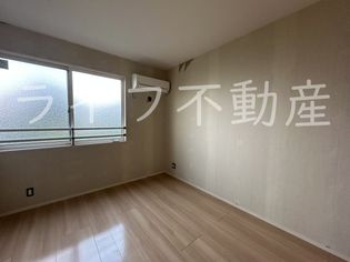 エスティームマサイチの使い勝手のいい洋室です