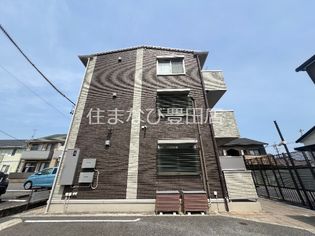 ファミールカルミアの画像
