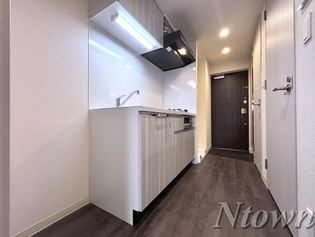 プレサンス上前津オレシアの明るい室内です