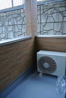 落ち着いた時間を過ごせるバルコニーです