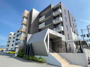 福岡県福津市日蒔野5丁目の賃貸マンションの画像