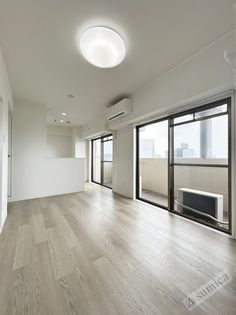 パークモダン高井田の内装は白を基調として建具とキッチンがグッと映えてます^^