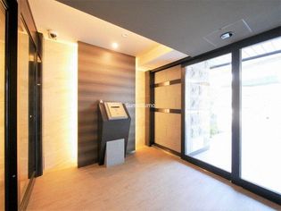 落ち着いたエントランスです