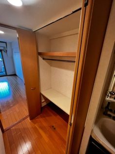 たっぷりとした収納スペースです