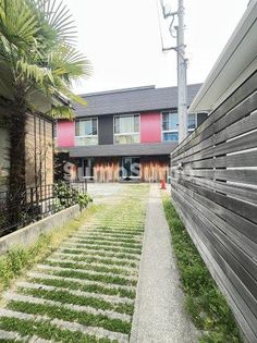 毎日通るエントランスはこのようになっています