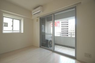 レジディア警固のゆったりした洋室です