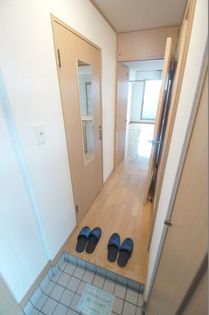 エステートモア・天神サクセスの明るい玄関です