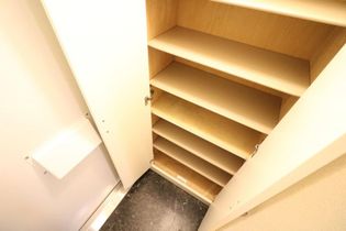 レオパレスMARUTO京田辺のシューズボックス完備により女性でも安心