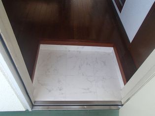 コスモハイツの収納もある玄関です