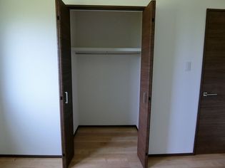 at.south(エイティ・サウス)の広々とした洋室です