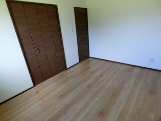 at.south(エイティ・サウス)の開放的な寝室です