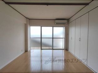 クィーンズコートZ棟の居室