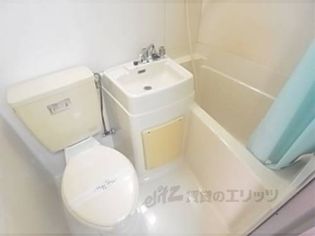 ポアール墨染のユニットバス:お風呂とトイレの掃除が一度で済みます