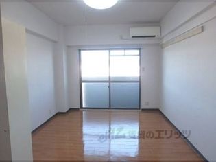 ジュネス神楽田の洋室