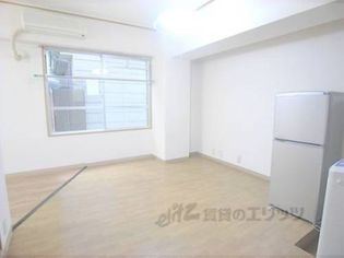 メゾン鷹ヶ峯の洋室