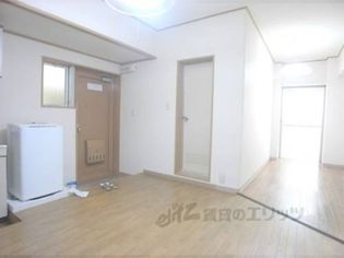 メゾン鷹ヶ峯の洋室