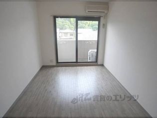 ノースビューヤサカの洋室