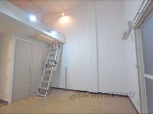 リバーサイド下鴨の洋室