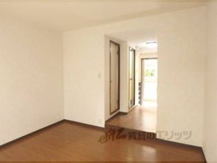 ハイツ松山の洋室