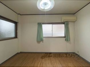 三興ハウスの洋室