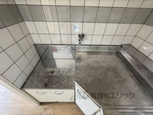 ライオンズ御前三条ビルのキッチン