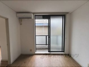 ライオンズ御前三条ビルの洋室