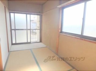 第一北原ハイツの和室