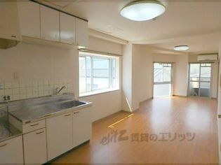 プリムローズ嵯峨のリビング