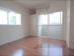 シティハイツ加茂川の洋室