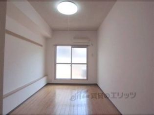 メゾン・ラ・ココネの洋室