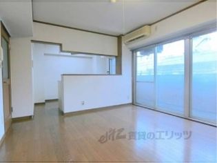 シャトー石山のリビング