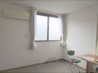 レオパレス城南の洋室