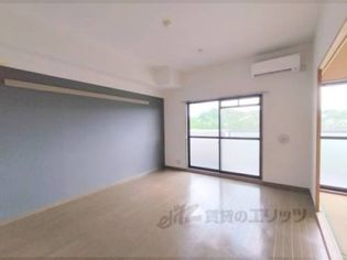 ヴェルドミール平城山のリビング