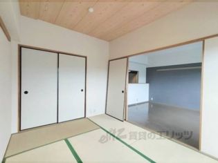 ヴェルドミール平城山の和室