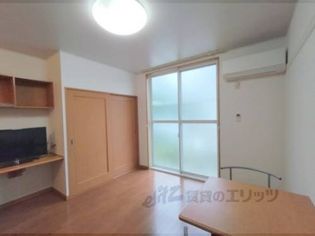 メイプルスクエア平城山の洋室