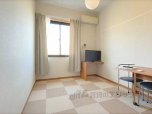 レオパレスOYABUの洋室